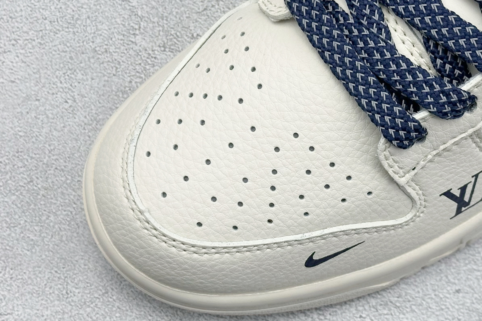 Nike SB Dunk Low LV联名 米蓝印花 周年高端定制 低帮休闲板鞋 HT5088-610-High Quatity Cheap Brand wholesale wholesaler seller Clothes Bags handbags Sneakers Top Fashion Clothing Shoes from China Factory Chinese suppliers best Quality Beautiful Price Nike SB Dunk Low LV联名 米蓝印花 周年高端定制 低帮休闲板鞋 HT5088-610