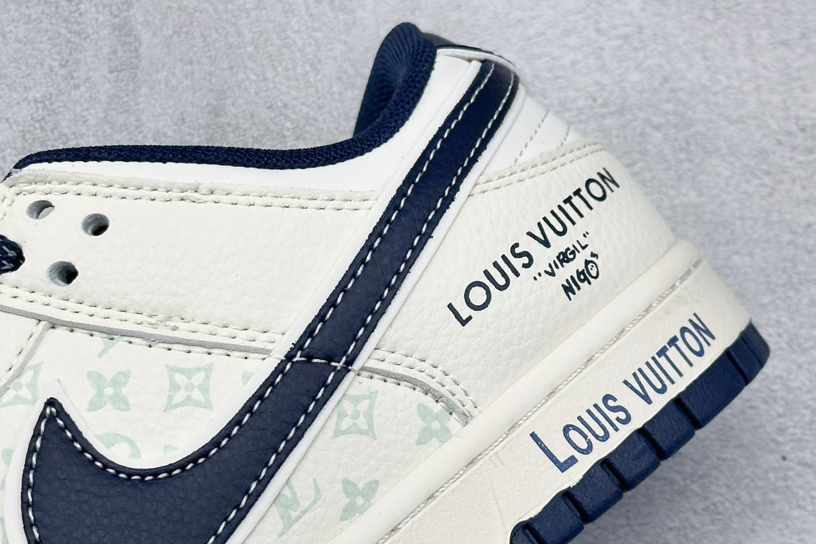 Nike SB Dunk Low LV联名 米蓝印花 周年高端定制 低帮休闲板鞋 HT5088-610-High Quatity Cheap Brand wholesale wholesaler seller Clothes Bags handbags Sneakers Top Fashion Clothing Shoes from China Factory Chinese suppliers best Quality Beautiful Price Nike SB Dunk Low LV联名 米蓝印花 周年高端定制 低帮休闲板鞋 HT5088-610