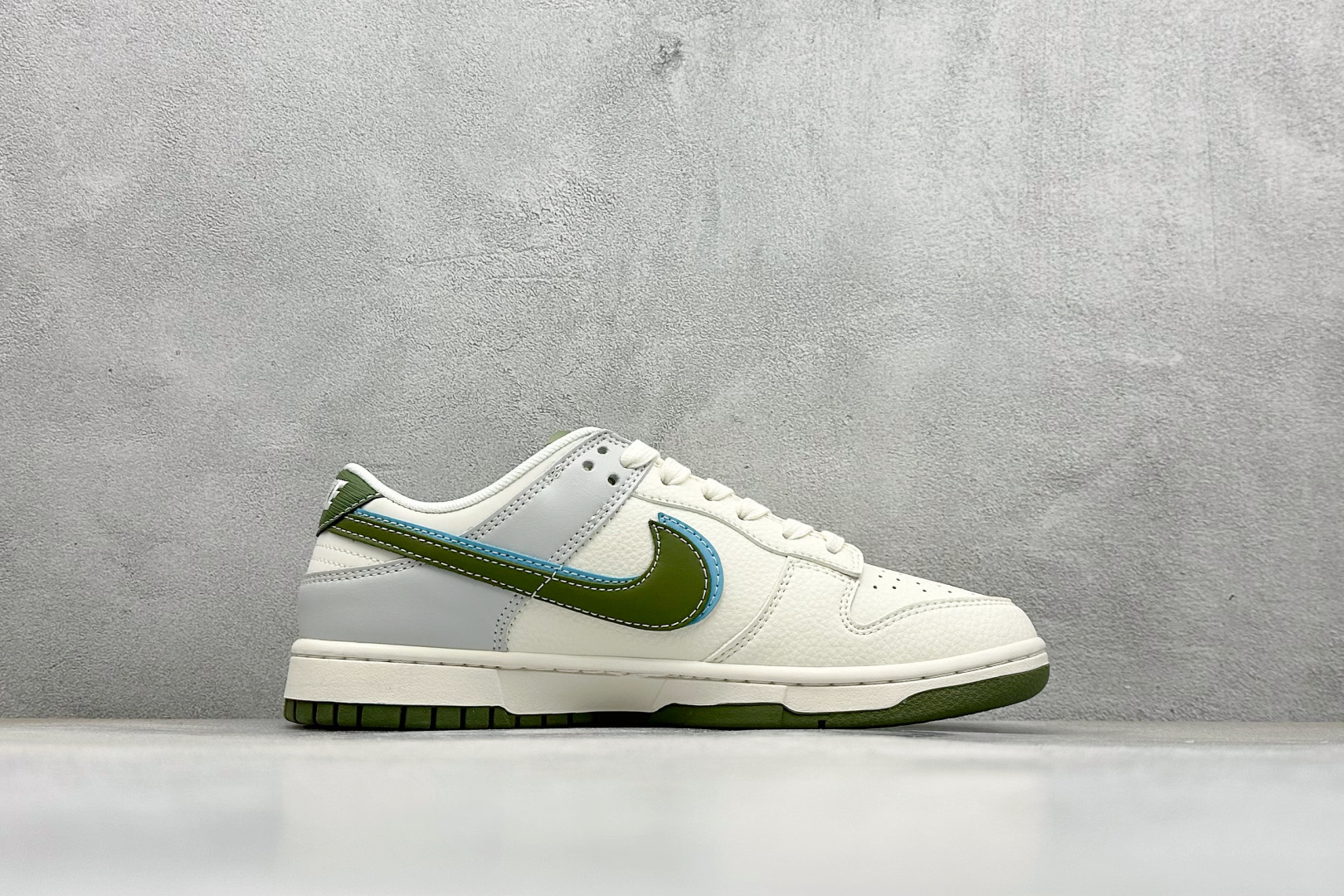 Nike SB Dunk Low x DIOR 白绿双勾小勾 HS2506-220