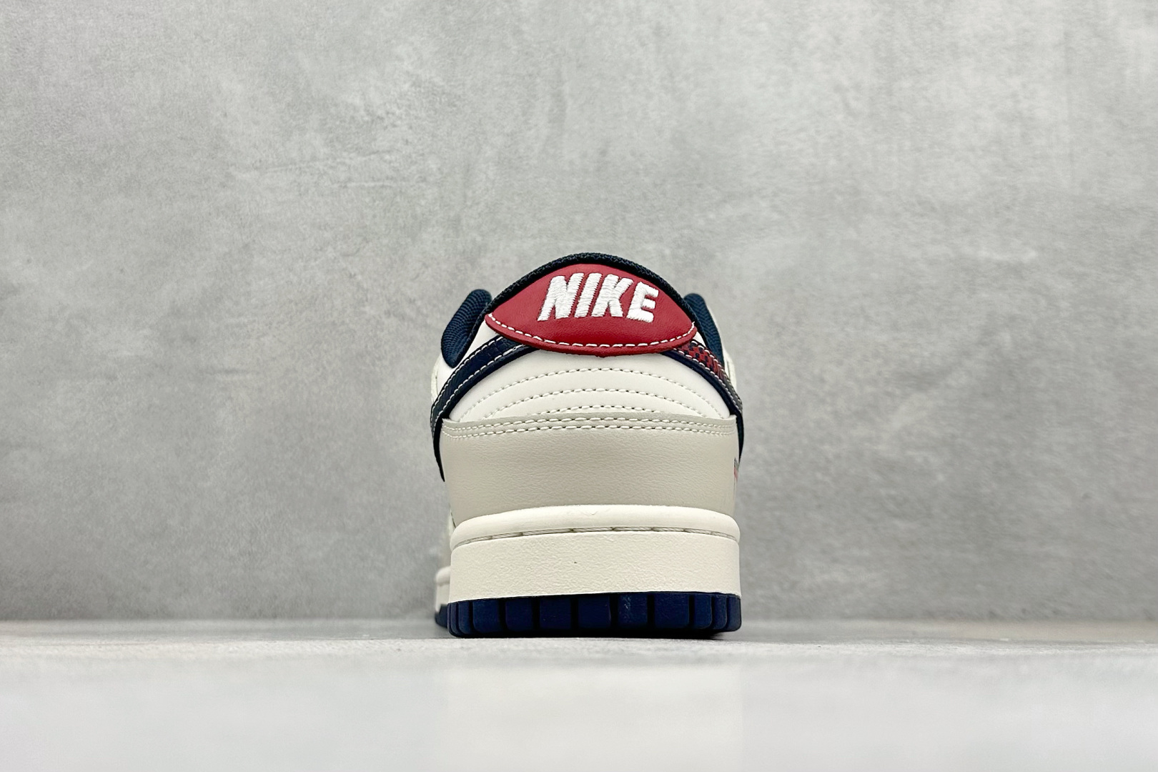 Nike SB Dunk Low x GUCCI 米白小勾 HS2506-217