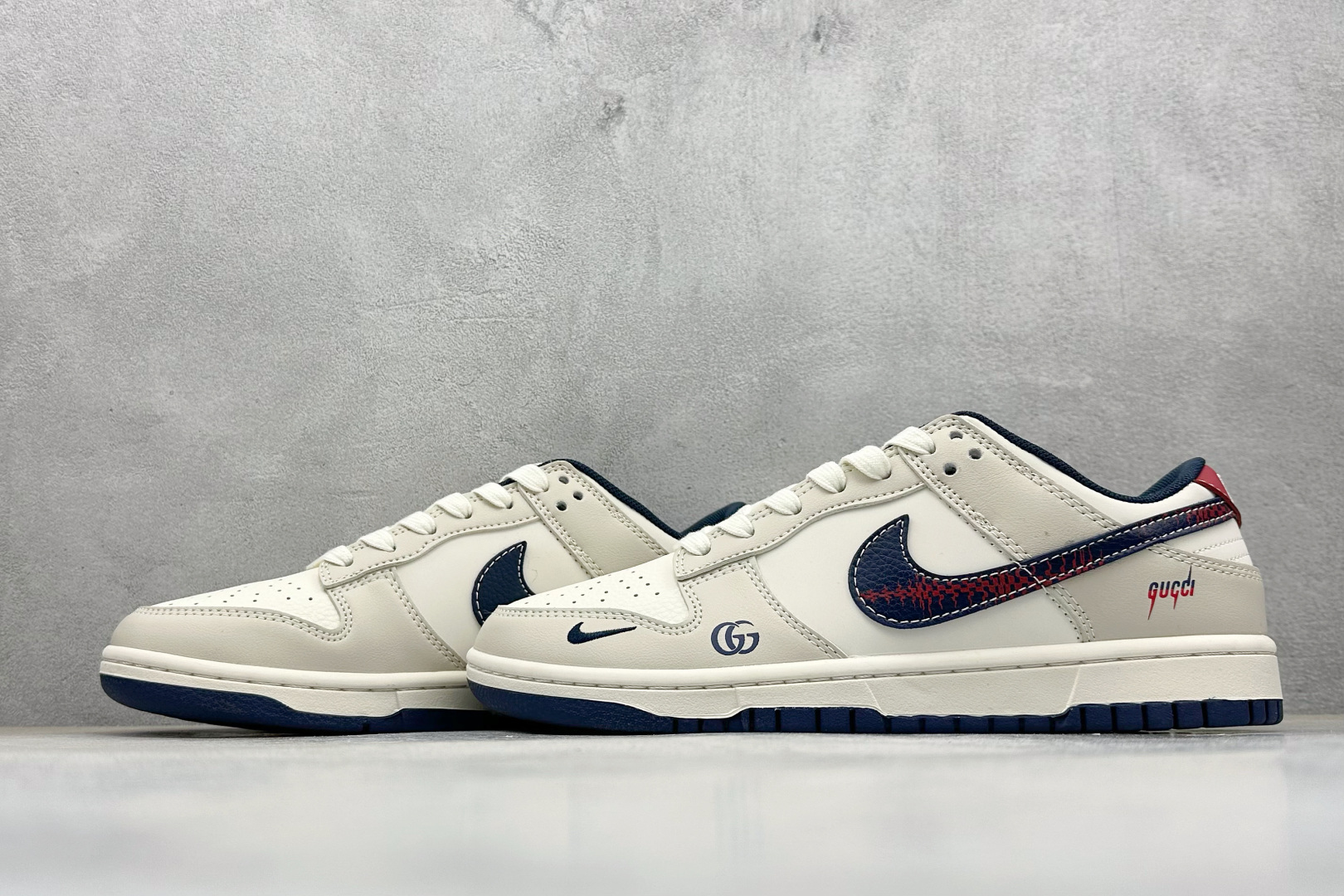 Nike SB Dunk Low x GUCCI 米白小勾 HS2506-217