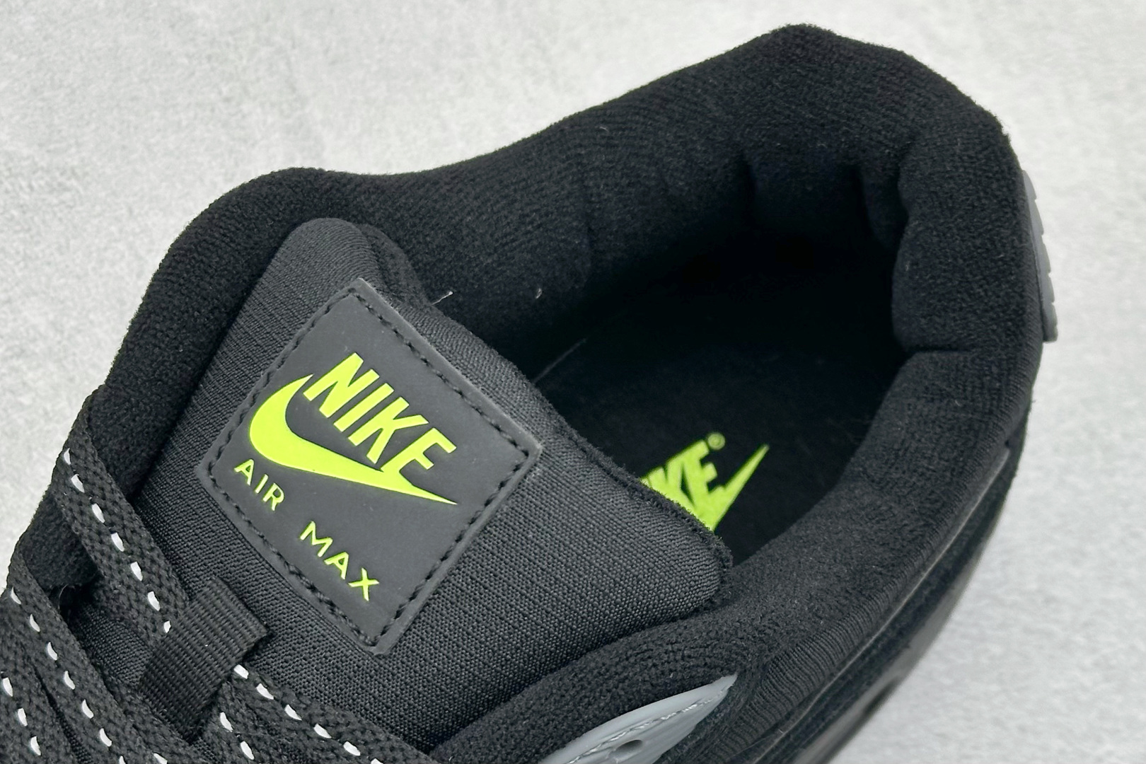 Nike Air Max 90 耐克复古气垫跑鞋 FQ2377-001