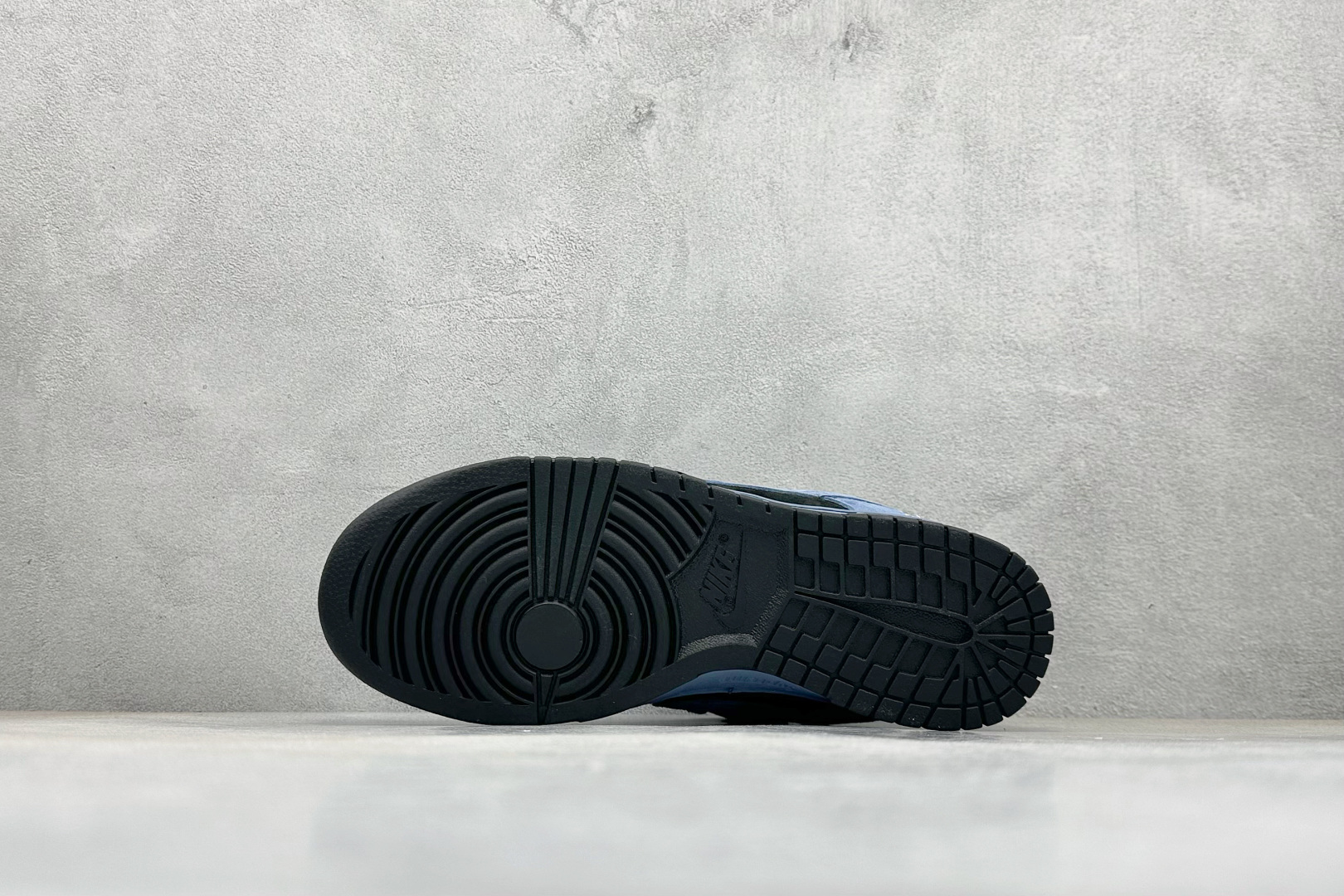 史诗级Supreme x Nike Dunk SB Dunk Low 联名黑蓝 低帮休闲滑板鞋 HQ8487-400