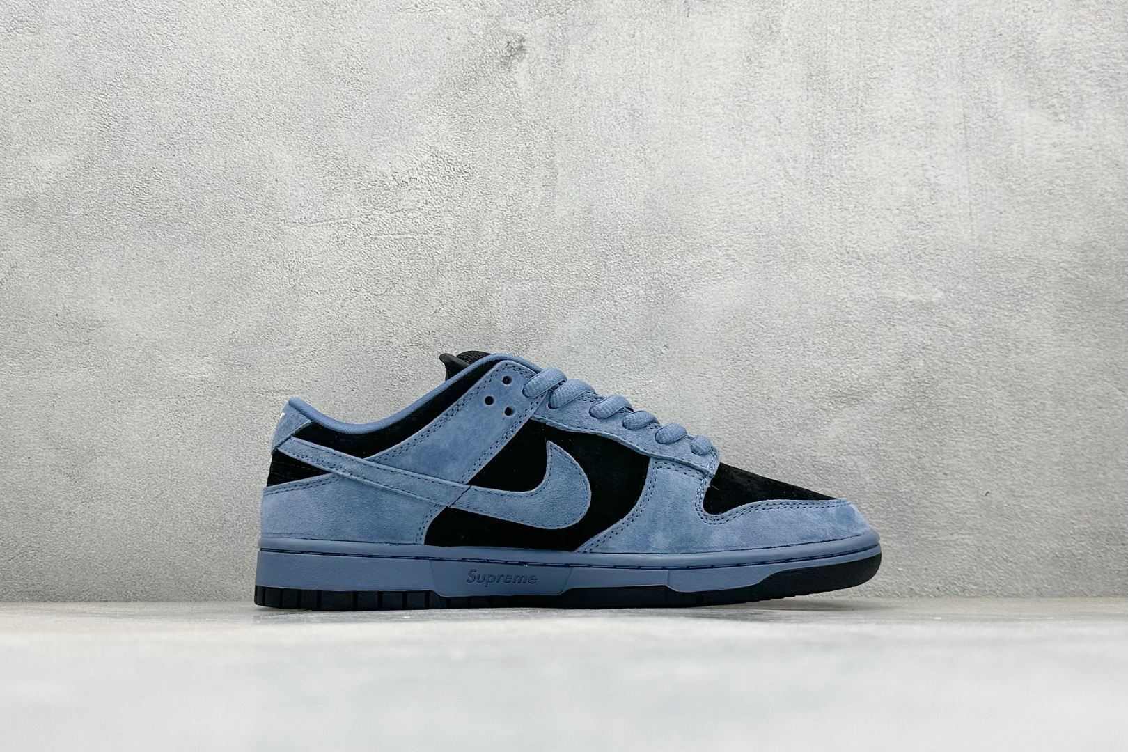 史诗级Supreme x Nike Dunk SB Dunk Low 联名黑蓝 低帮休闲滑板鞋 HQ8487-400
