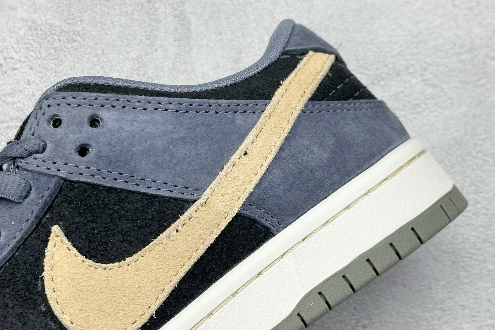 史诗级Nike Dunk SB Dunk Low ”Dark Smoke Grey” 烟雾色 低帮休闲滑板鞋 HF3063-002