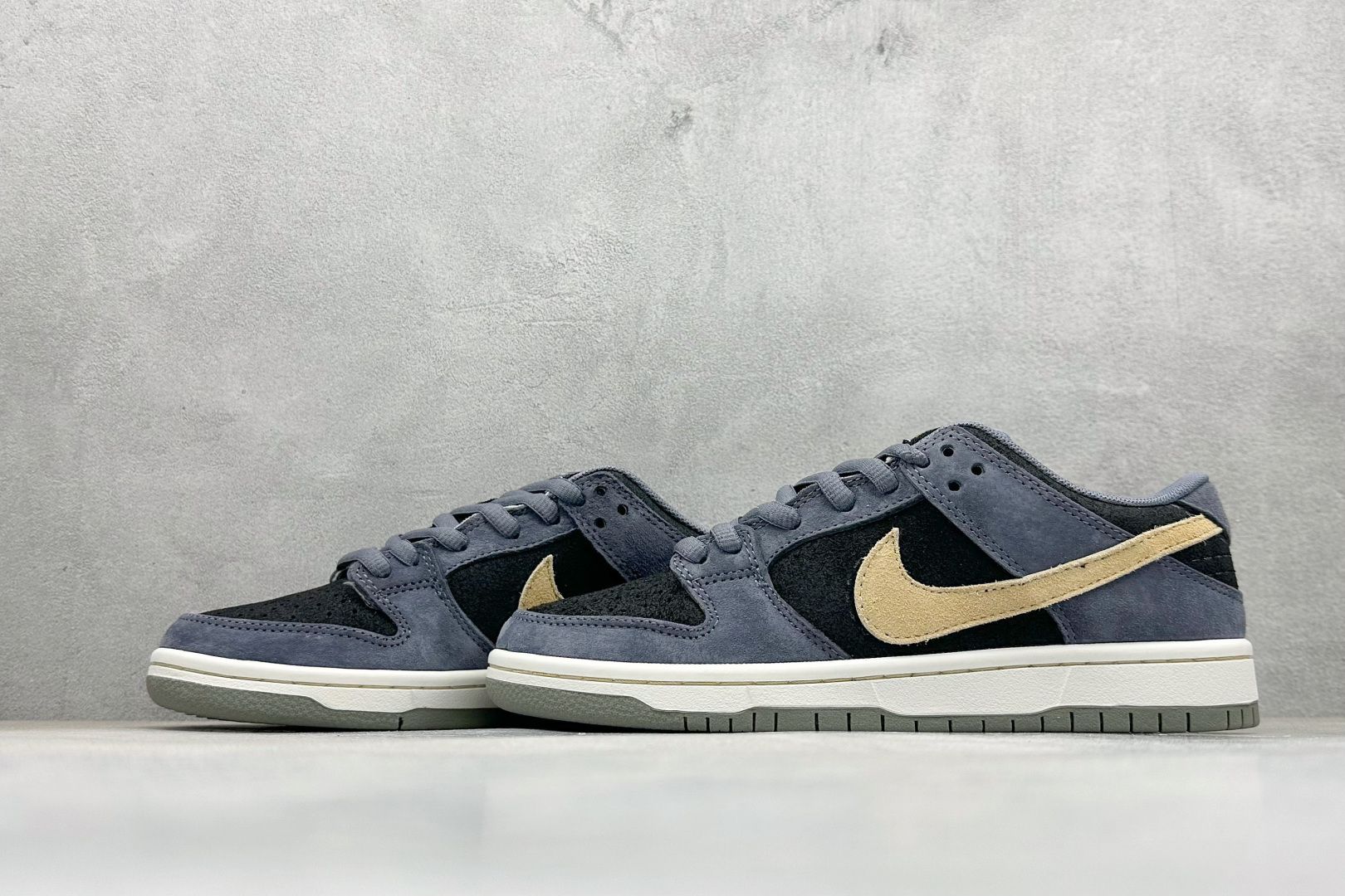 史诗级Nike Dunk SB Dunk Low ”Dark Smoke Grey” 烟雾色 低帮休闲滑板鞋 HF3063-002