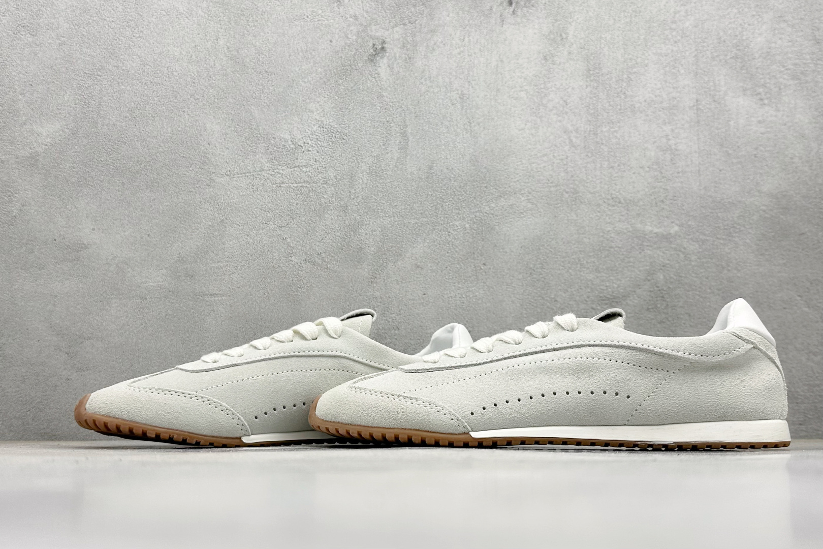 Alo Yoga Sunset Sneaker 徳训生活休闲鞋 AO891U