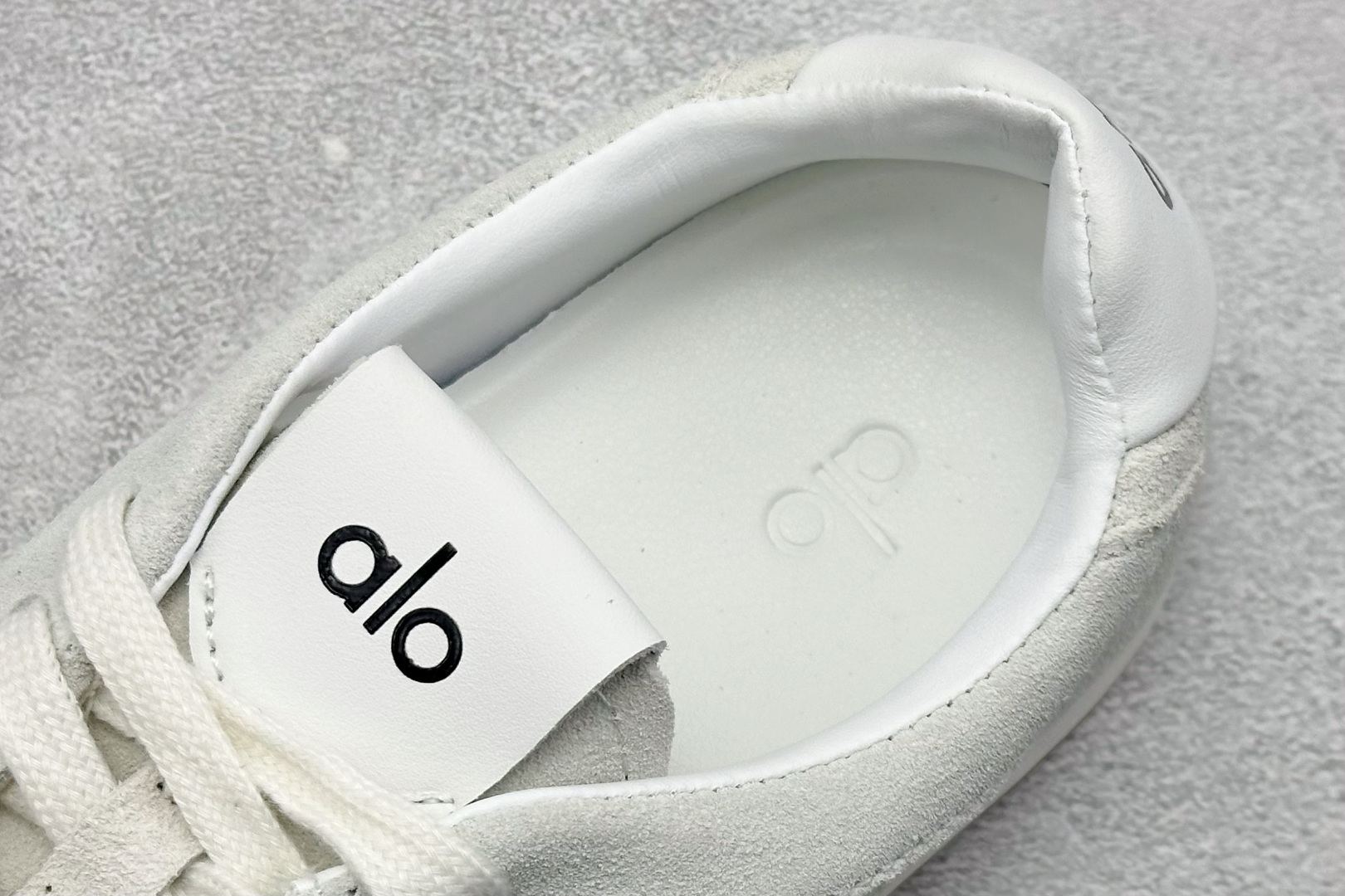 Alo Yoga Sunset Sneaker 徳训生活休闲鞋 AO891U