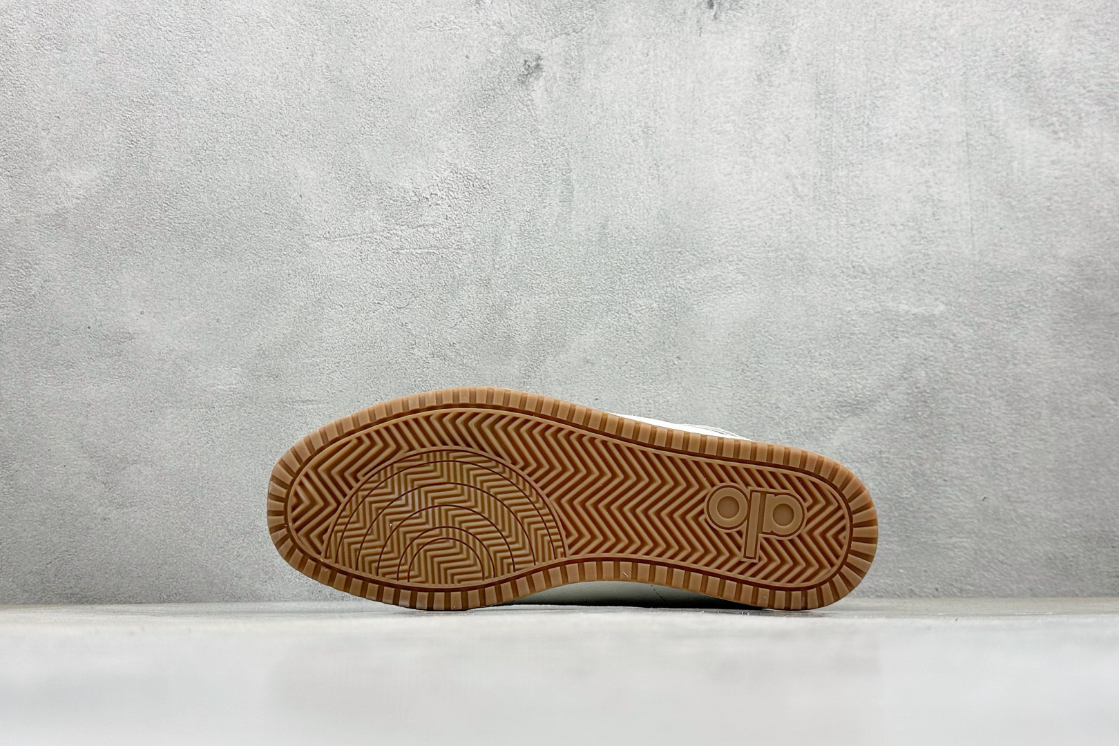 Alo Yoga Sunset Sneaker 徳训生活休闲鞋 AO891U