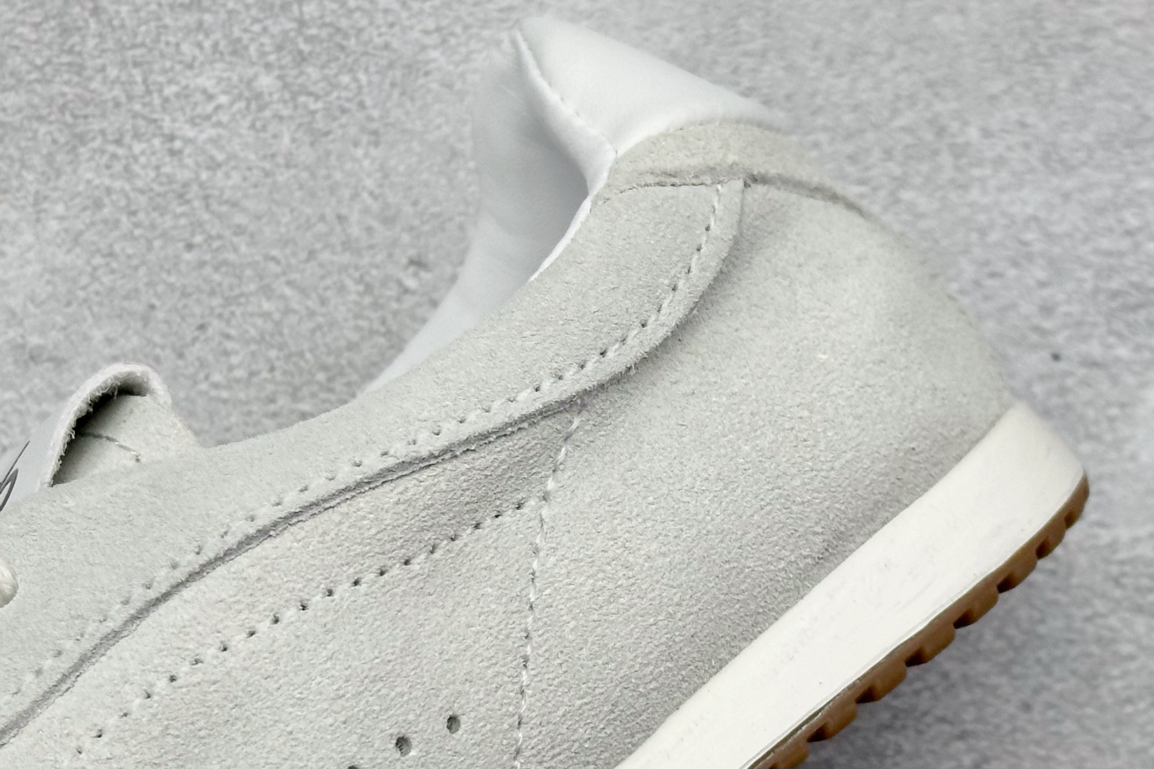 Alo Yoga Sunset Sneaker 徳训生活休闲鞋 AO891U