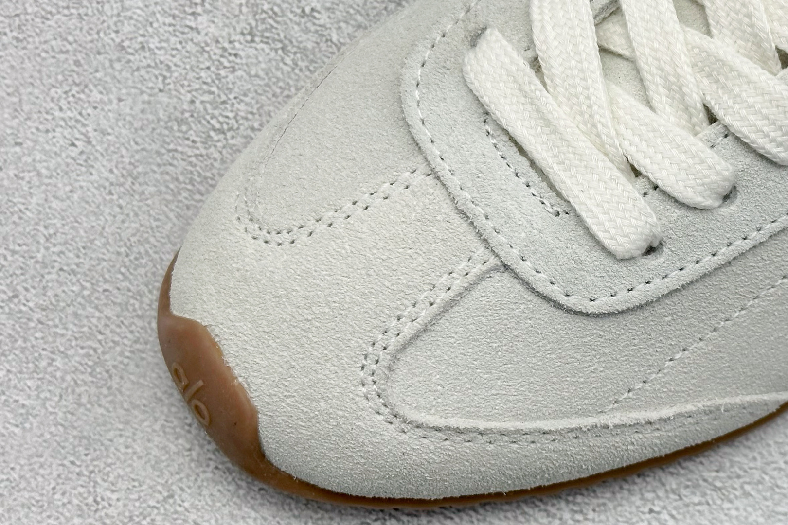 Alo Yoga Sunset Sneaker 徳训生活休闲鞋 AO891U