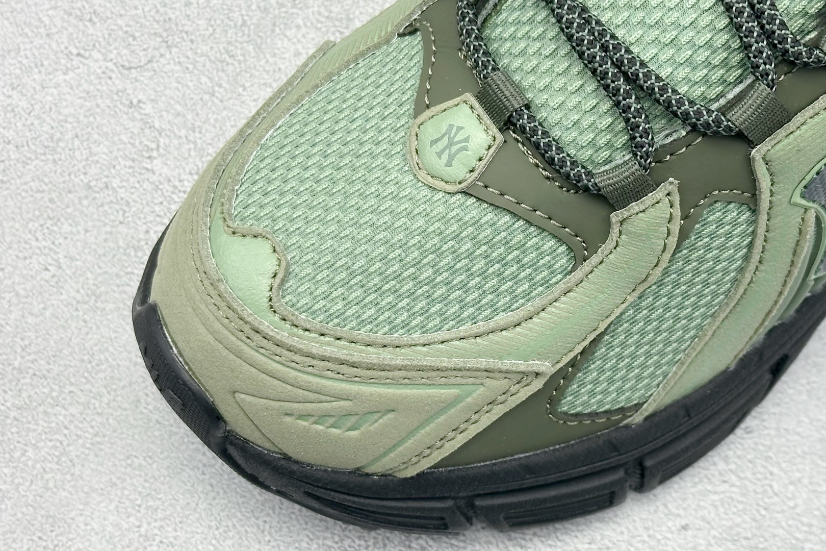 终端放店NY版MLB Chunky Runner Basic 厚底老爹厚底休闲运动慢跑鞋采用优质轻量克重