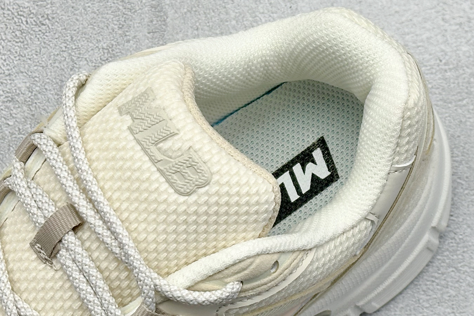 🌹NY版MLB Chunky Runner Basic 厚底老爹厚底休闲运动慢跑鞋采用优质轻量克重纤维移