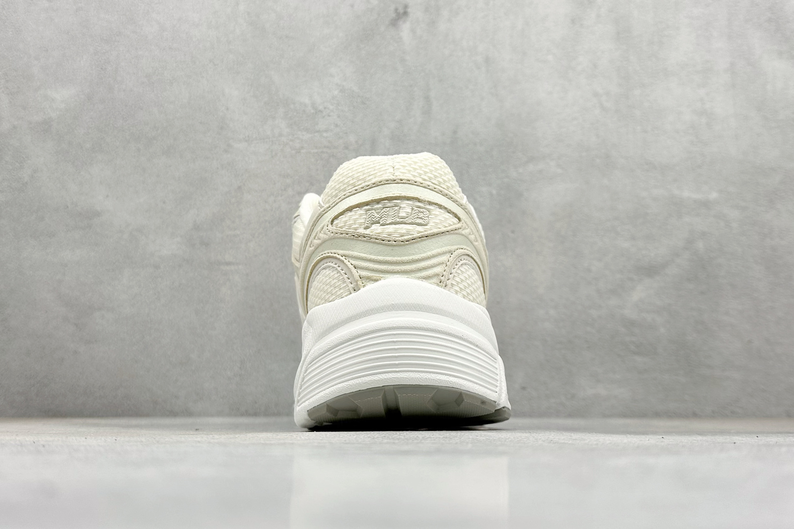 🌹NY版MLB Chunky Runner Basic 厚底老爹厚底休闲运动慢跑鞋采用优质轻量克重纤维移