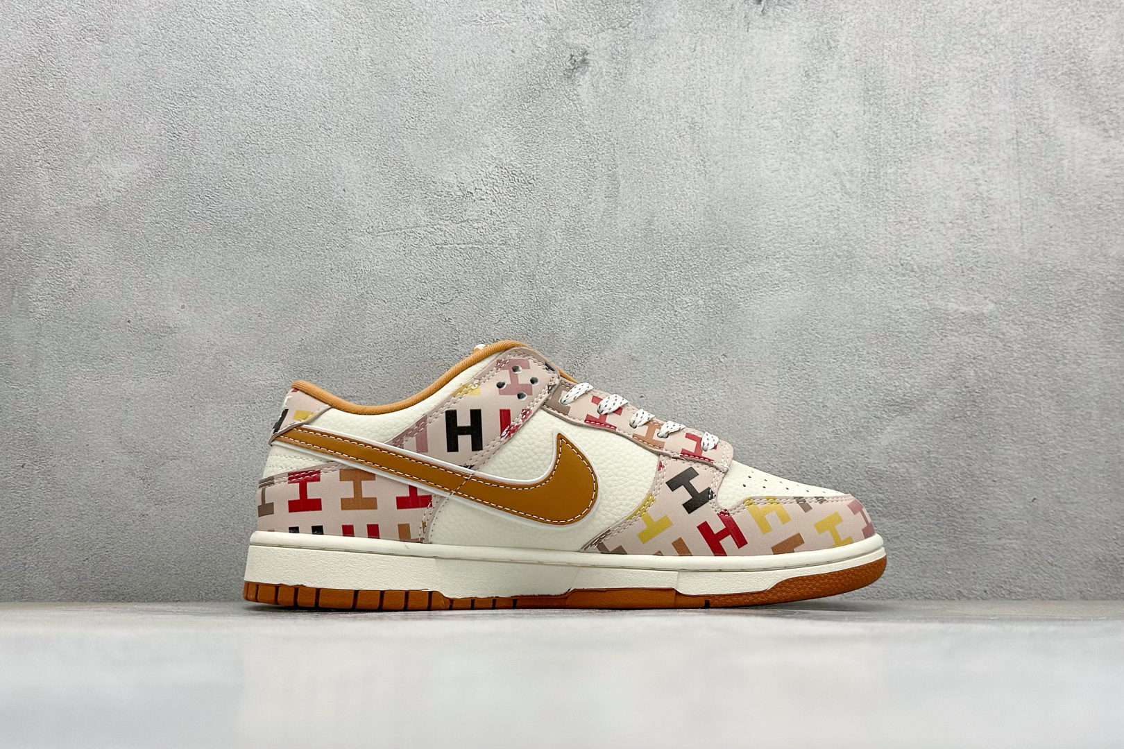 XC版Nike Jordan Air Jordan 1“古驰联名——多姿多彩” SR8888-012