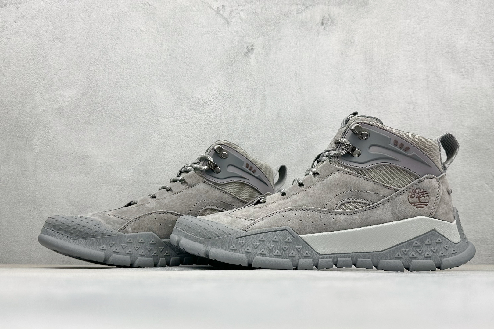 Timberland添柏岚/天伯伦户外中帮休闲马丁靴系列 TBA8368T