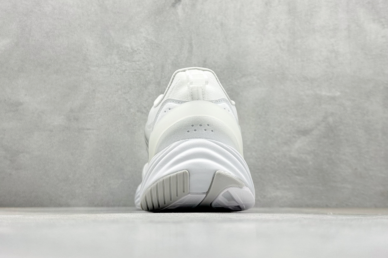 Adidas ADIPURE GLIDE 减震防滑耐磨透气低帮跑步鞋 D25813