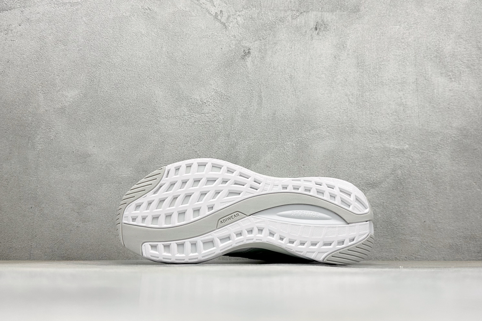 Adidas ADIPURE GLIDE 减震防滑耐磨透气低帮跑步鞋 D25813