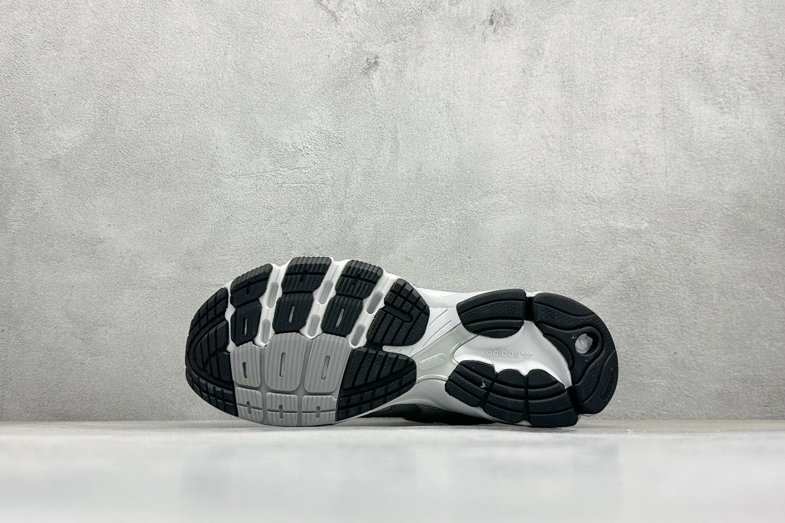 AD Originals Astir 灰白 复古运动休闲老爹慢跑鞋 GZ3569