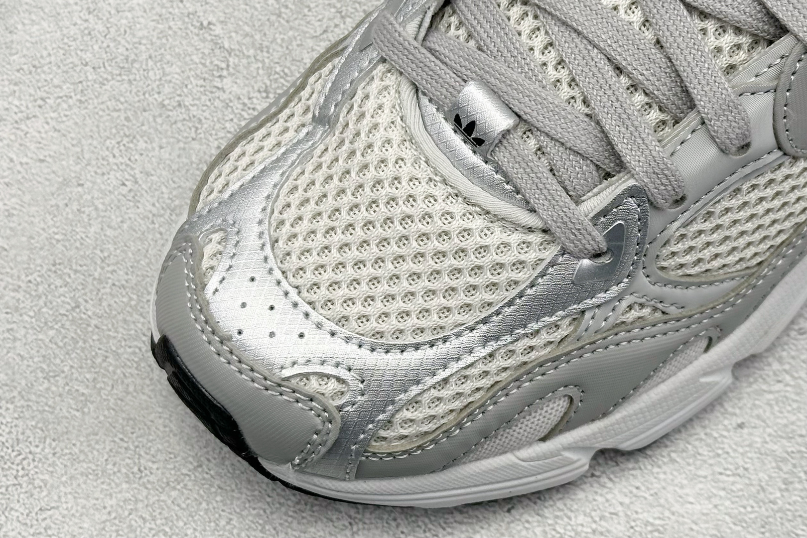 AD Originals Astir 灰白 复古运动休闲老爹慢跑鞋 GZ3569