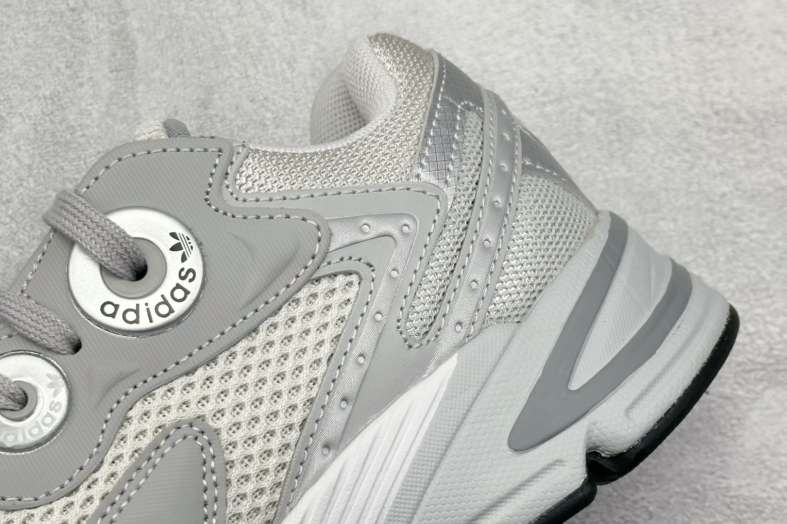 AD Originals Astir 灰白 复古运动休闲老爹慢跑鞋 GZ3569