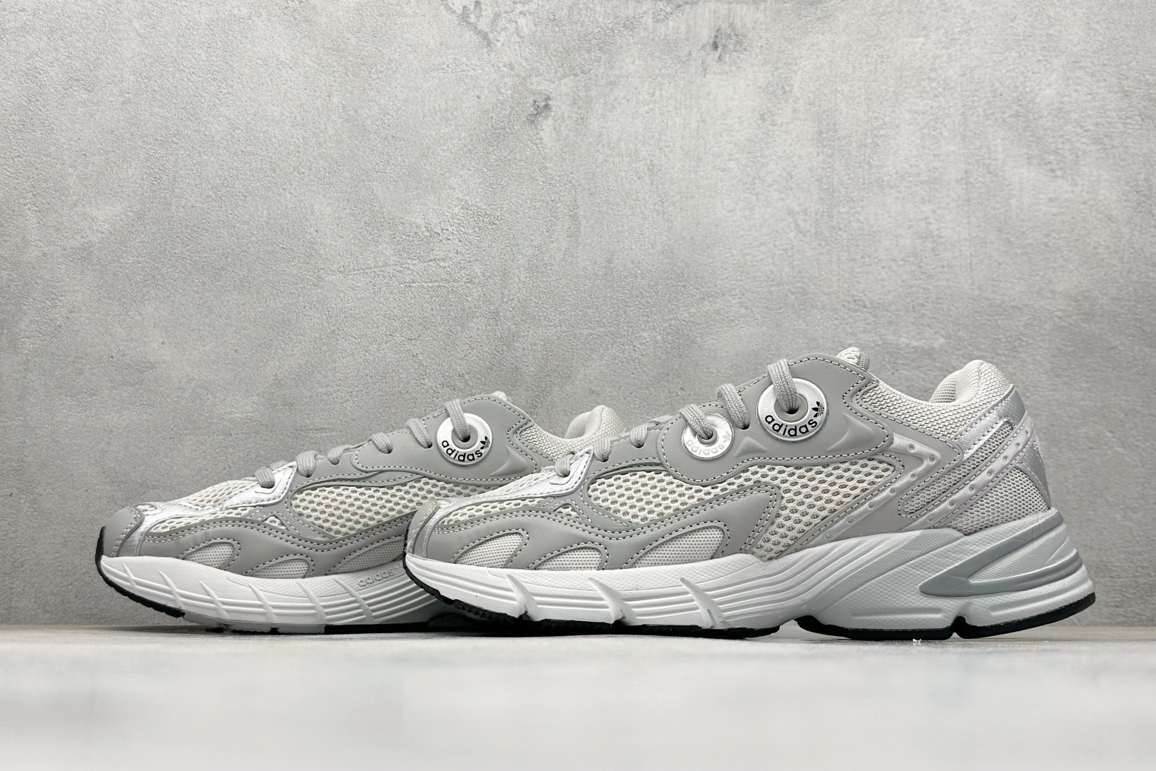 AD Originals Astir 灰白 复古运动休闲老爹慢跑鞋 GZ3569