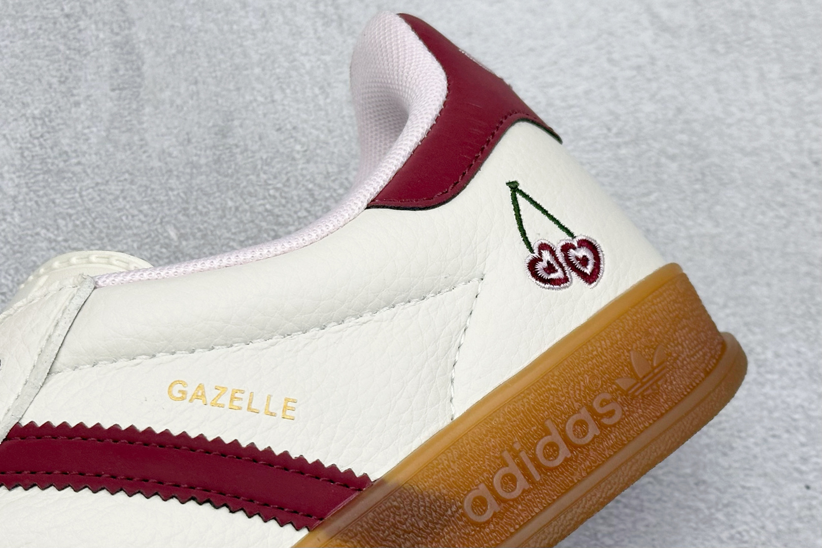 Adidas originals Samba x 樱桃联名 桑巴舞系列复古经典轻便板鞋 DM1234-006