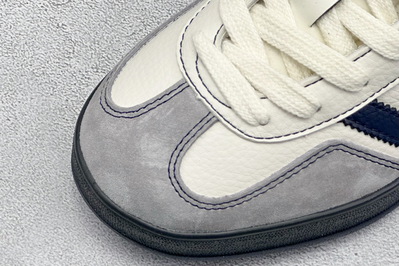 Adidas originals Samba x SUP联名 桑巴舞系列复古经典轻便板鞋 DM1234-003