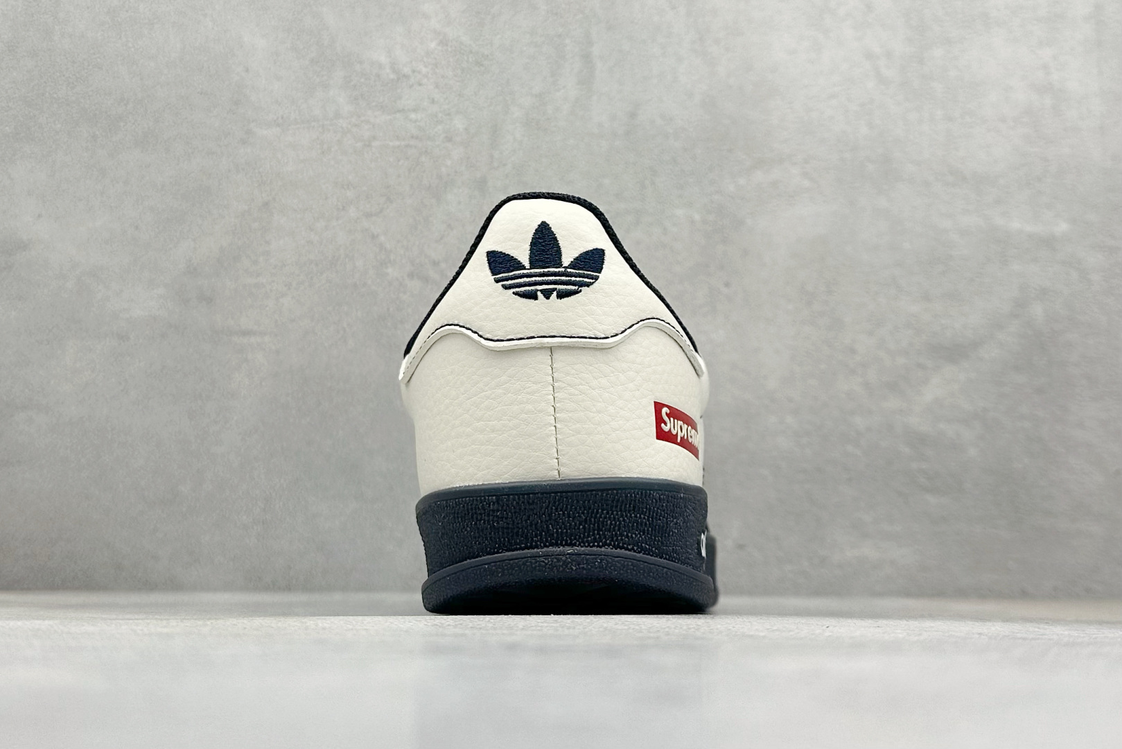 Adidas originals Samba x SUP联名 桑巴舞系列复古经典轻便板鞋 DM1234-003