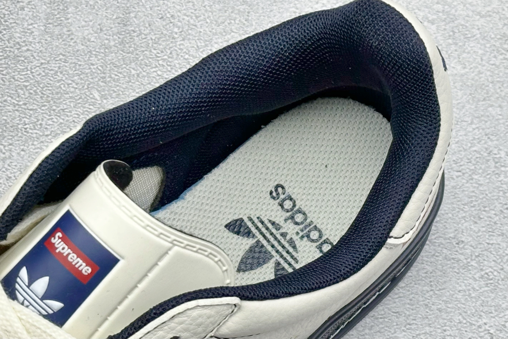 Adidas originals Samba x SUP联名 桑巴舞系列复古经典轻便板鞋 DM1234-003