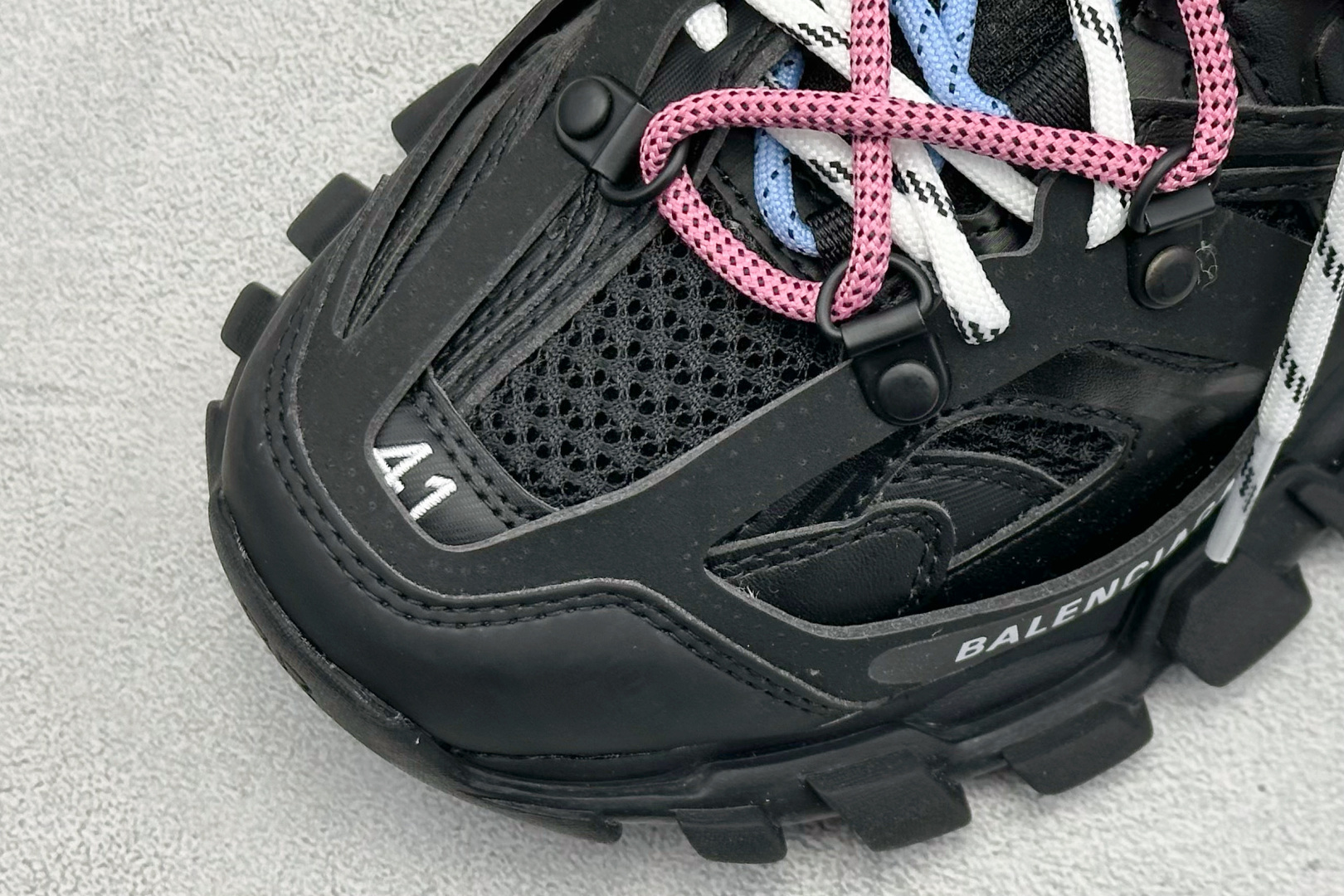 O Balenciaga Sneaker Tess s.Gomma 巴黎3.0 三代户外网面概念鞋 800592WTRHK