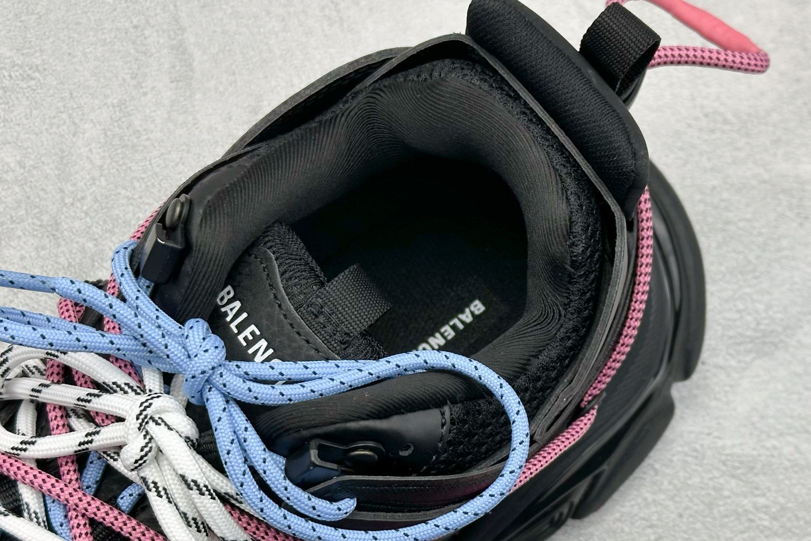 O Balenciaga Sneaker Tess s.Gomma 巴黎3.0 三代户外网面概念鞋 800592WTRHK