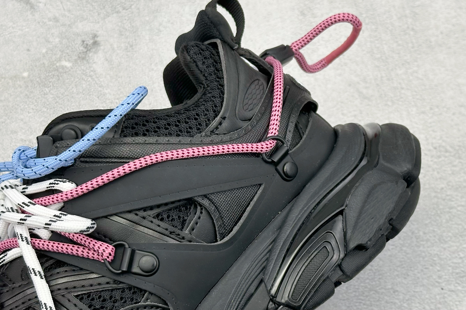 O Balenciaga Sneaker Tess s.Gomma 巴黎3.0 三代户外网面概念鞋 800592WTRHK