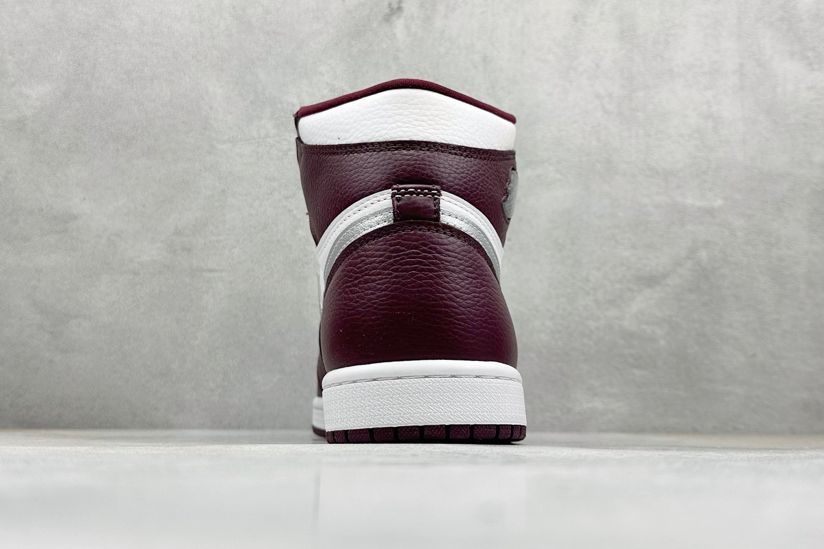新F版AIR Jordan 1 RETRO HIGH 高帮波尔多 555088-611