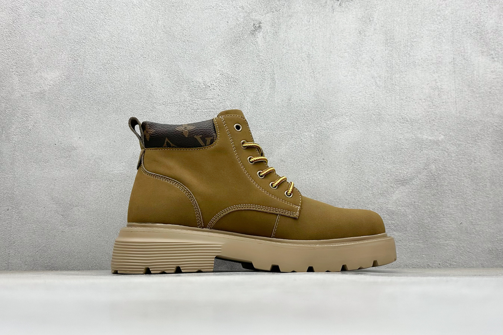 LV x Timberland LV联名添柏岚休闲大黄靴 VL2168