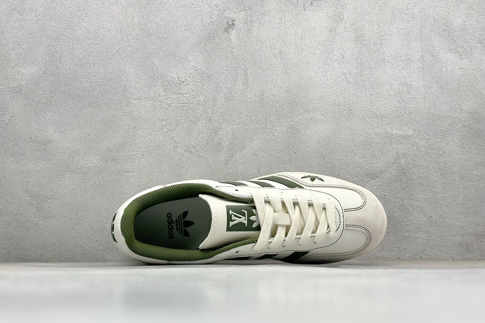 Adidas originals Samba x Sup联名 桑巴舞系列复古经典轻便板鞋 XD6188-103