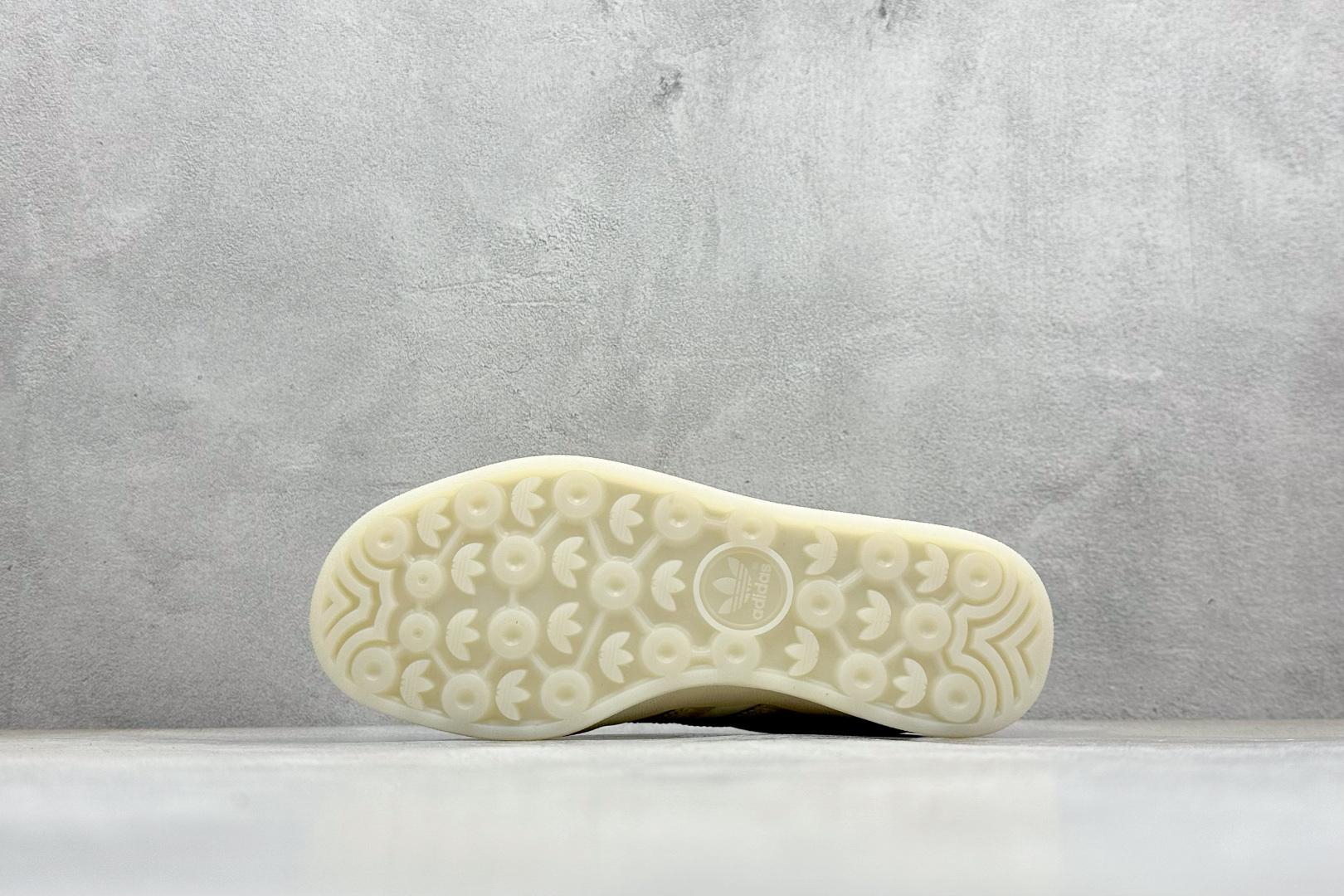 Adidas originals Samba x 拉布布联名 桑巴舞系列复古经典轻便板鞋 DM1234-016