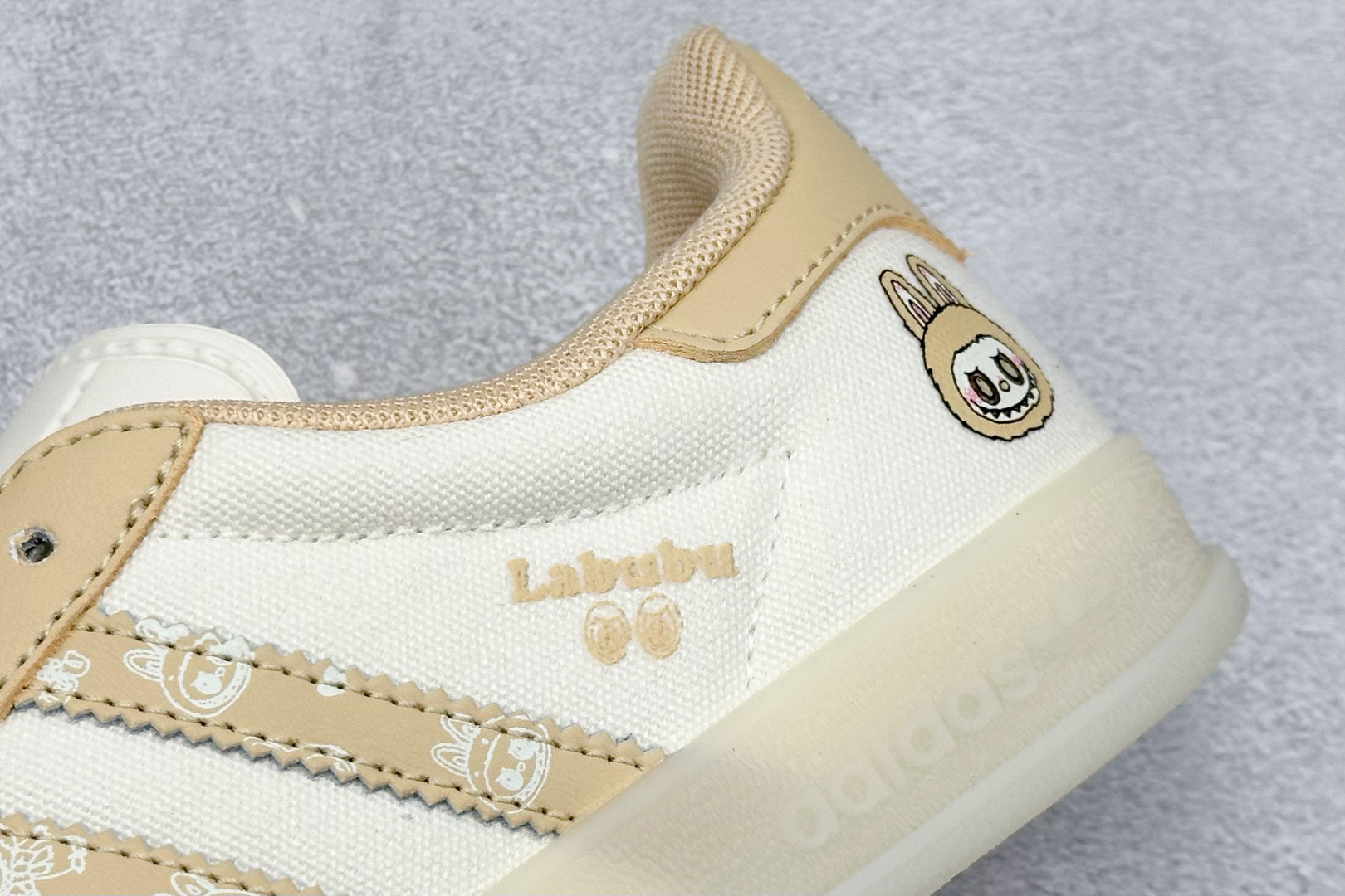 Adidas originals Samba x 拉布布联名 桑巴舞系列复古经典轻便板鞋 DM1234-016