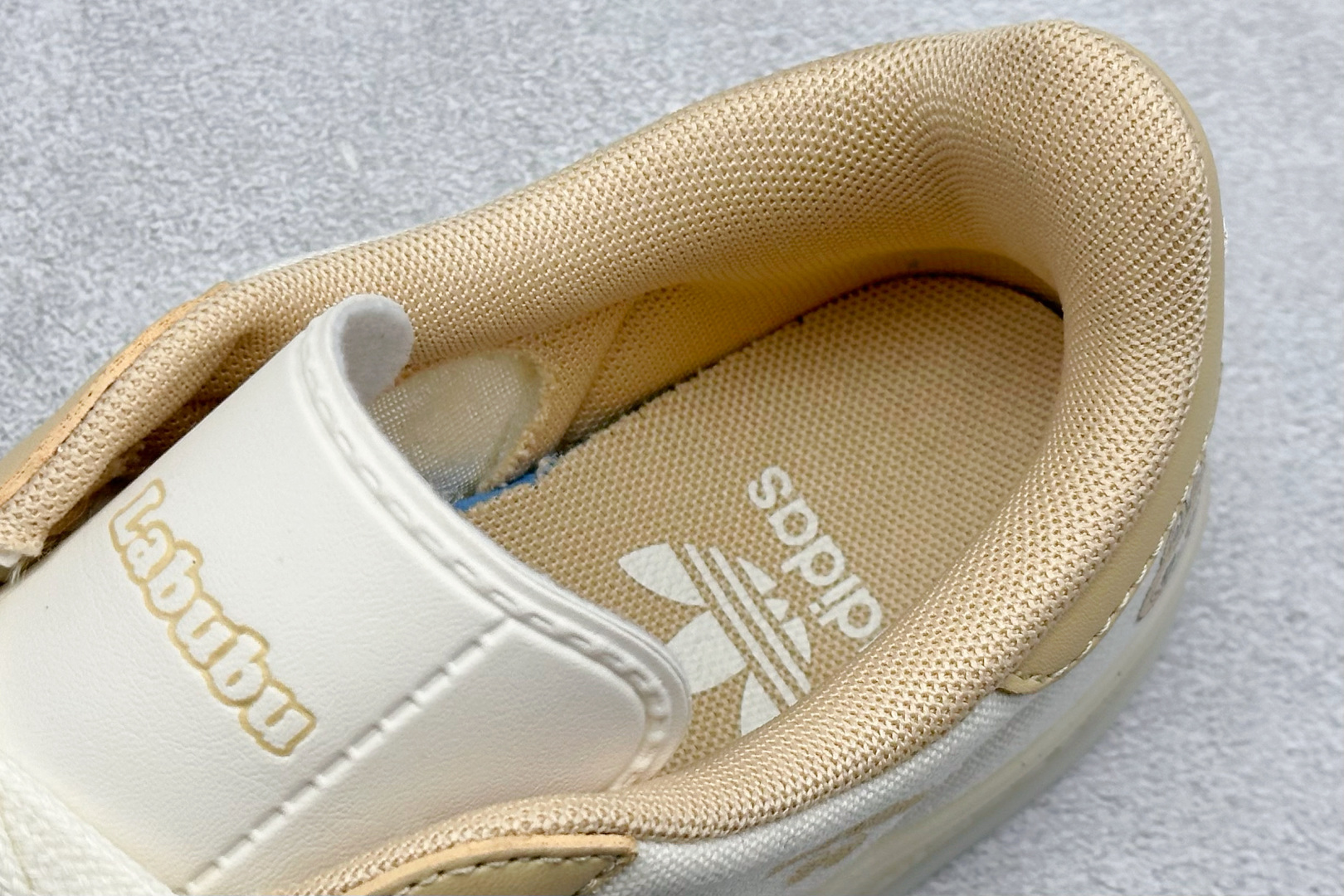Adidas originals Samba x 拉布布联名 桑巴舞系列复古经典轻便板鞋 DM1234-016