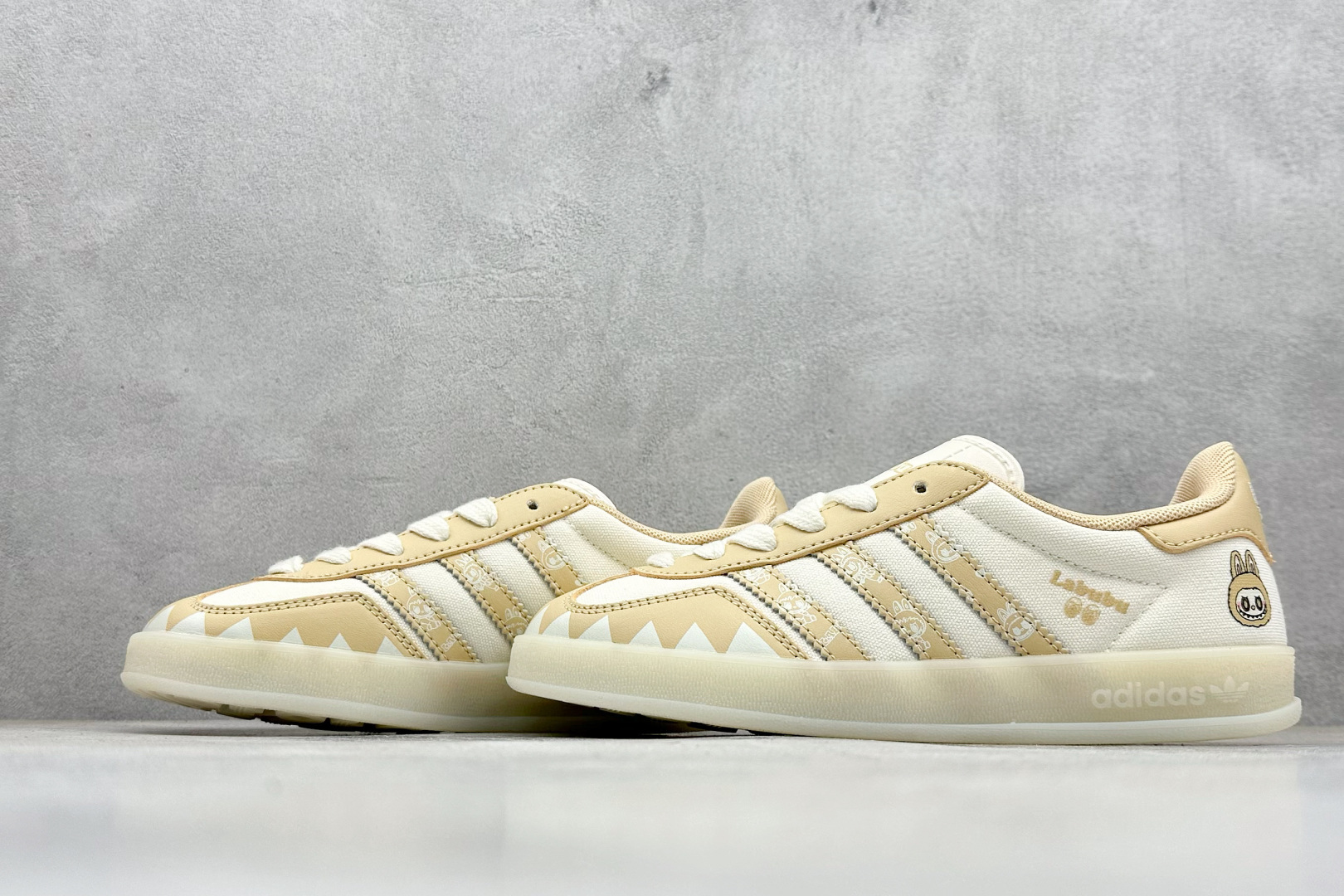 Adidas originals Samba x 拉布布联名 桑巴舞系列复古经典轻便板鞋 DM1234-016
