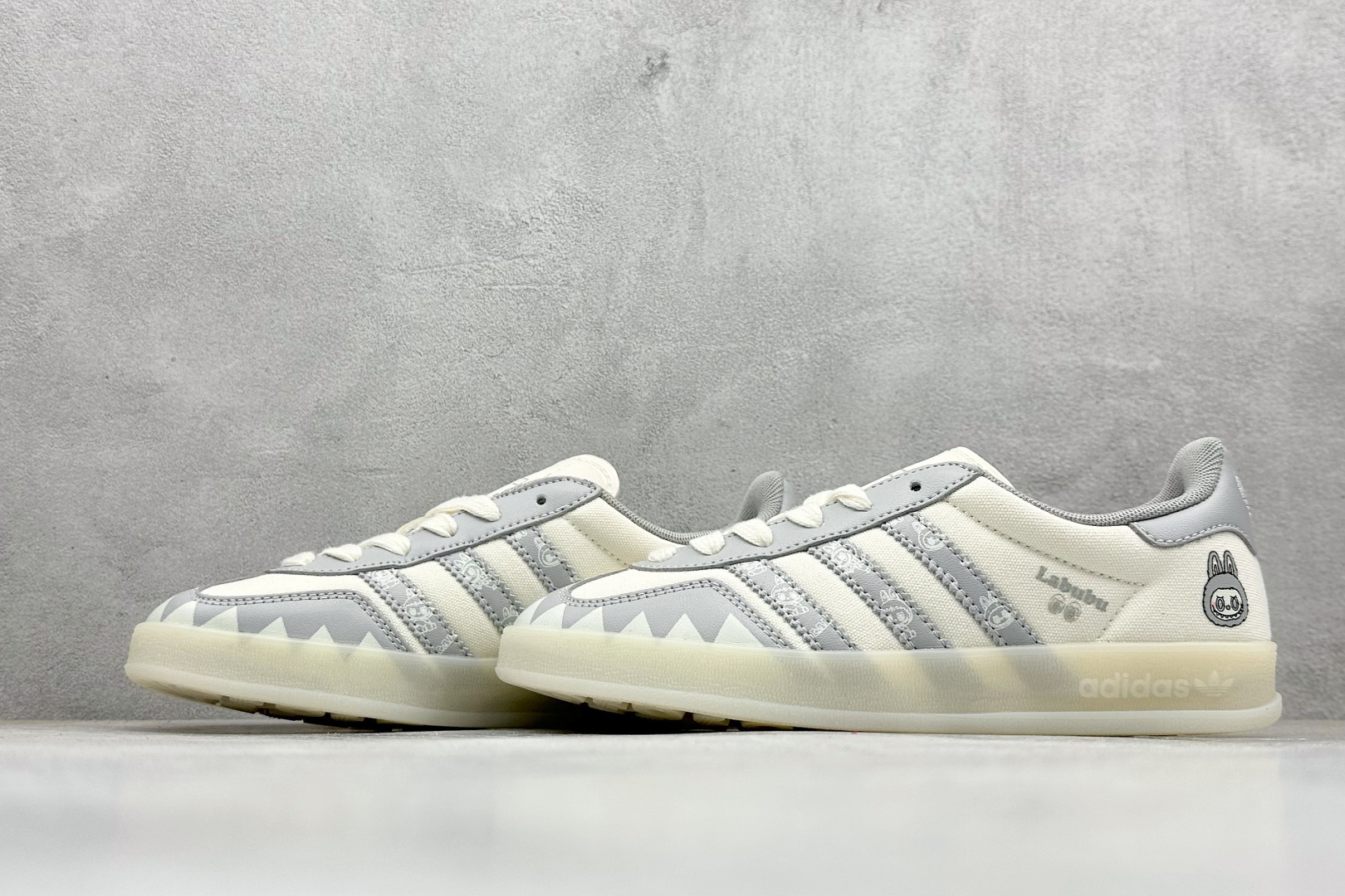 Adidas originals Samba x 拉布布联名 桑巴舞系列复古经典轻便板鞋 DM1234-015