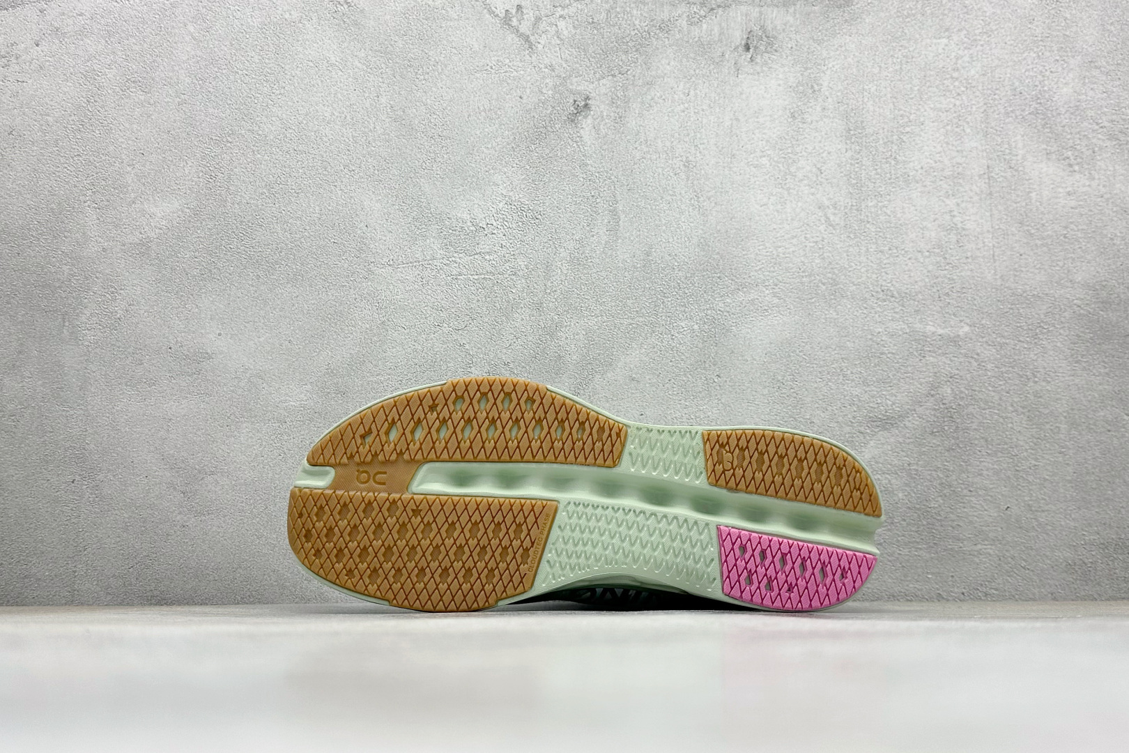 XD版On昂跑 Cloudsurfer Next 舒适百搭防滑耐磨低帮休闲跑步鞋 3MF1032