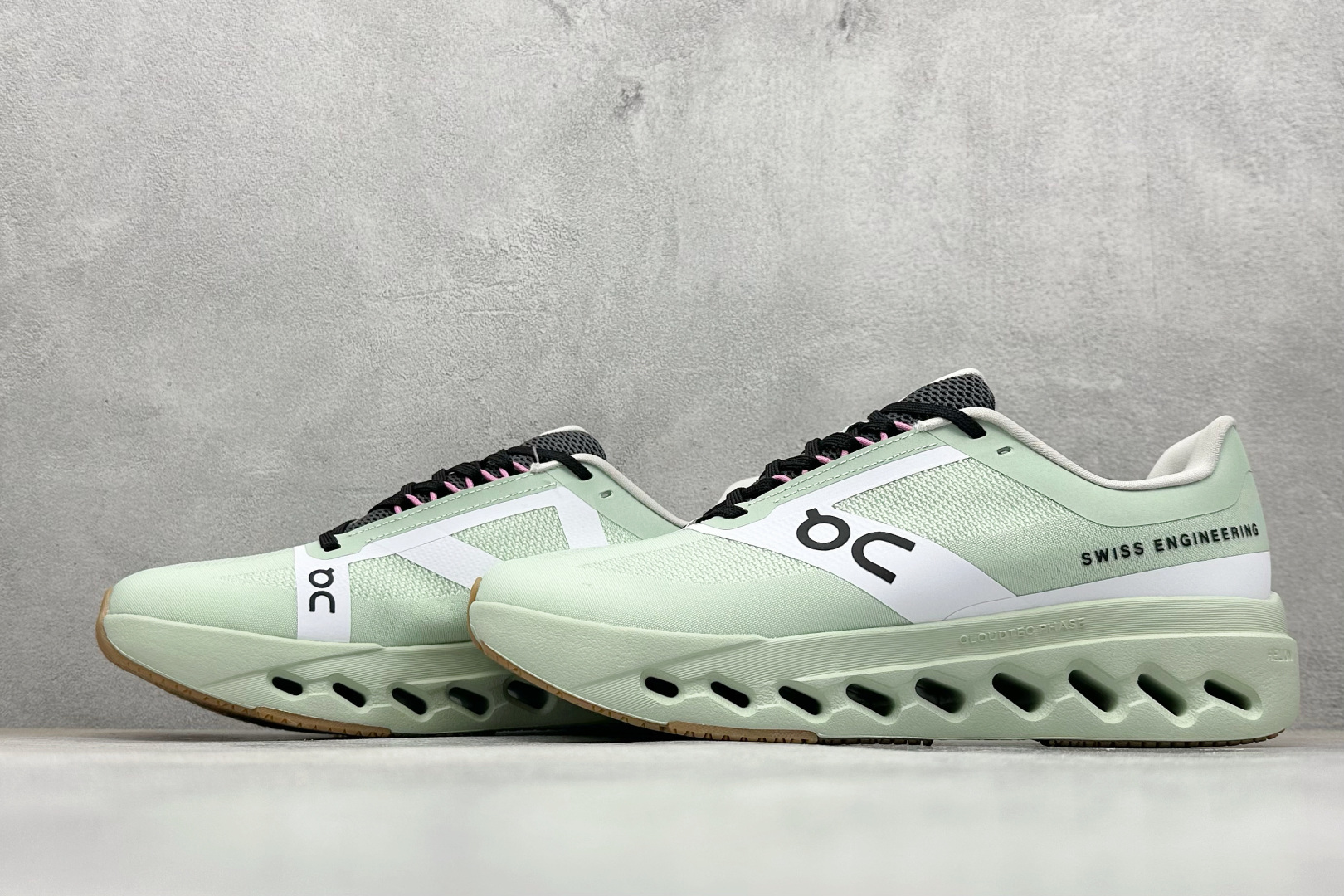 XD版On昂跑 Cloudsurfer Next 舒适百搭防滑耐磨低帮休闲跑步鞋 3MF1032