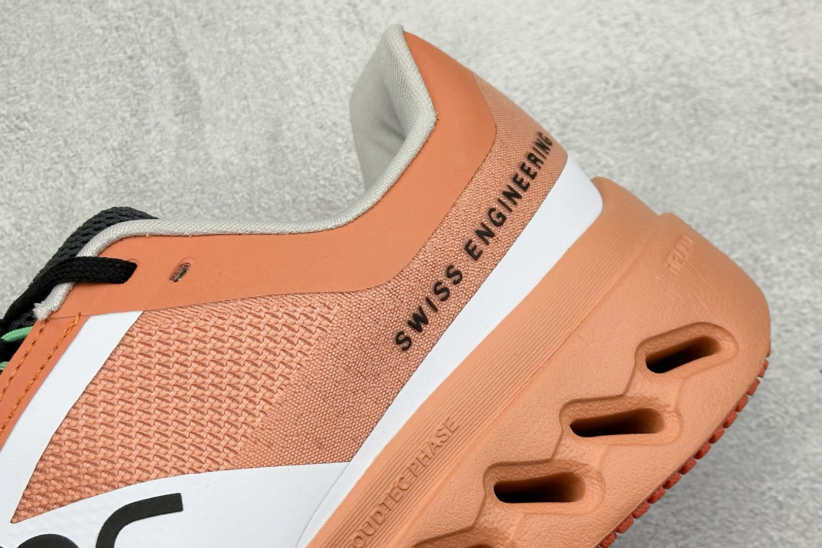 XD版On昂跑 Cloudsurfer Next 舒适百搭防滑耐磨低帮休闲跑步鞋 3MF1032