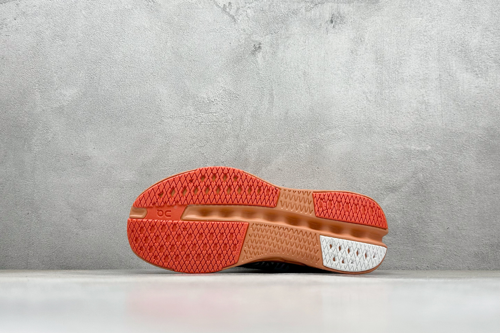 XD版On昂跑 Cloudsurfer Next 舒适百搭防滑耐磨低帮休闲跑步鞋 3MF1032