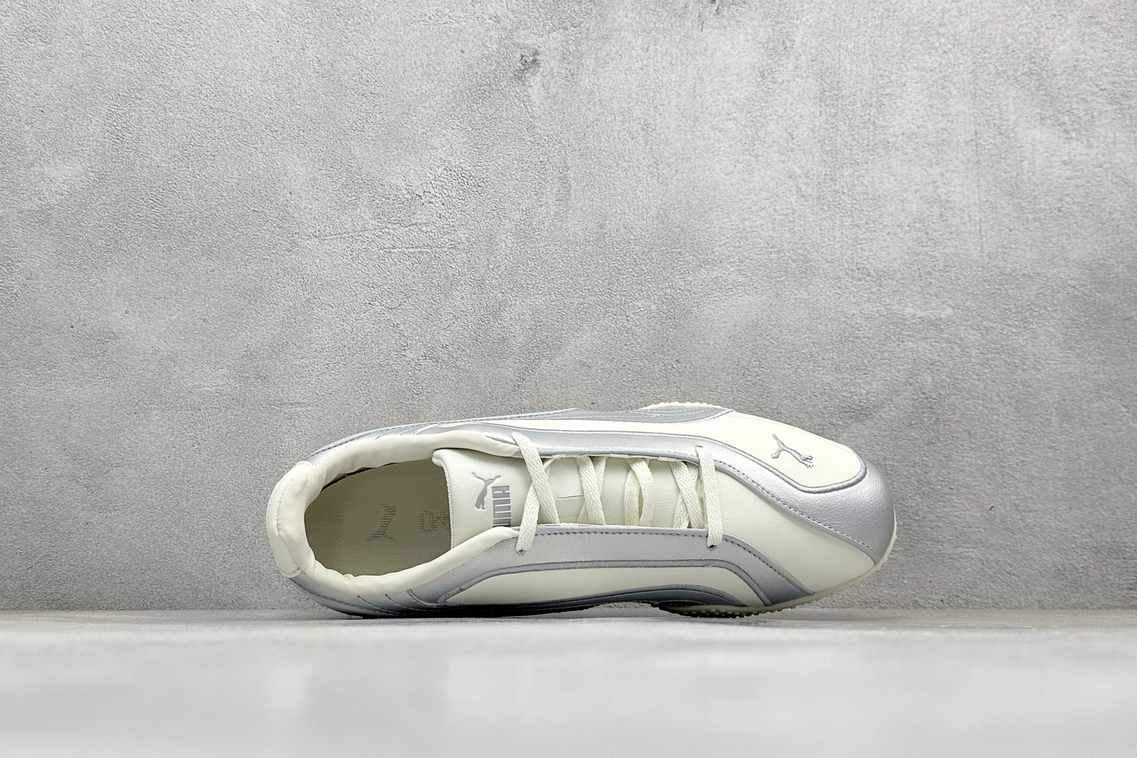 💰100 HY版Puma Bella Low 贝拉V2系列低帮薄底德训复古风经典百搭休闲慢跑鞋 货号：404043-02 尺码：36 37 37.5 38 38.5 39 40 40.5 41 42 42.5 43 44 45 编码：24