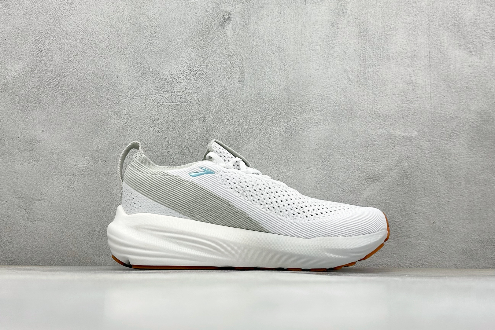 Z版Brooks 布鲁克斯 Glycerin 22 超弹轻盈跑步鞋 110448-1D-106-High Quatity Cheap Brand wholesale wholesaler seller Clothes Bags handbags Sneakers Top Fashion Clothing Shoes from China Factory Chinese suppliers best Quality Beautiful Price Z版Brooks 布鲁克斯 Glycerin 22 超弹轻盈跑步鞋 110448-1D-106