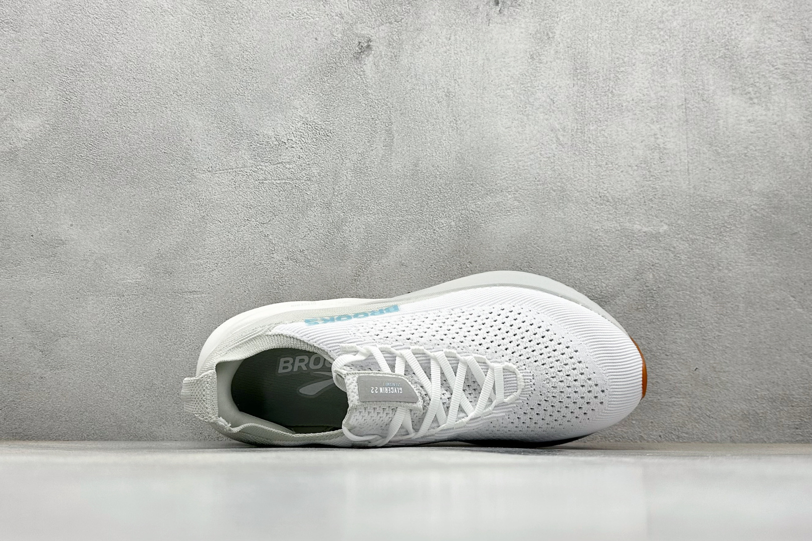 Z版Brooks 布鲁克斯 Glycerin 22 超弹轻盈跑步鞋 110448-1D-106-High Quatity Cheap Brand wholesale wholesaler seller Clothes Bags handbags Sneakers Top Fashion Clothing Shoes from China Factory Chinese suppliers best Quality Beautiful Price Z版Brooks 布鲁克斯 Glycerin 22 超弹轻盈跑步鞋 110448-1D-106