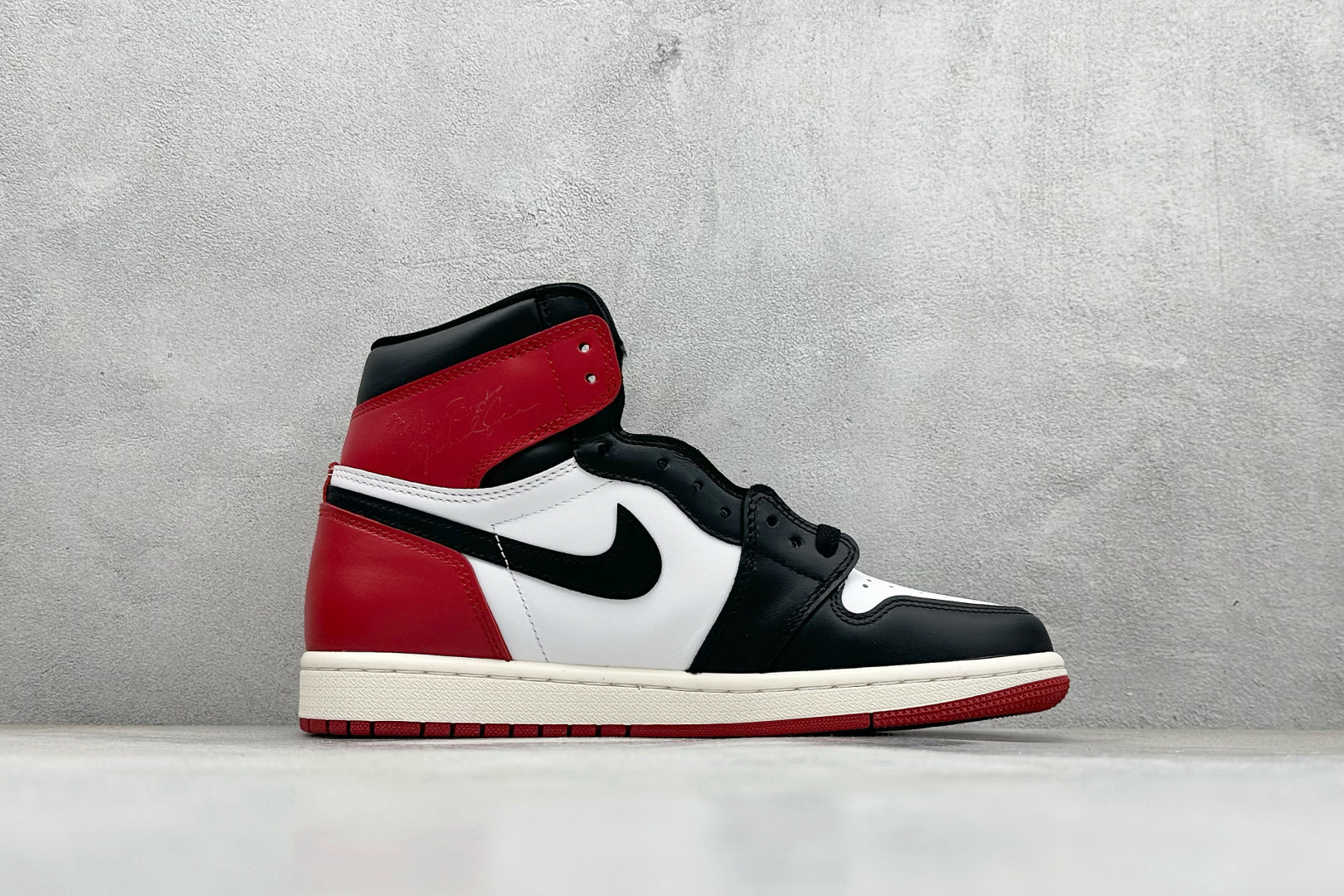 新F版AIR Jordan 1 RETRO HIGH 高帮黑脚趾 DZ5485-106
