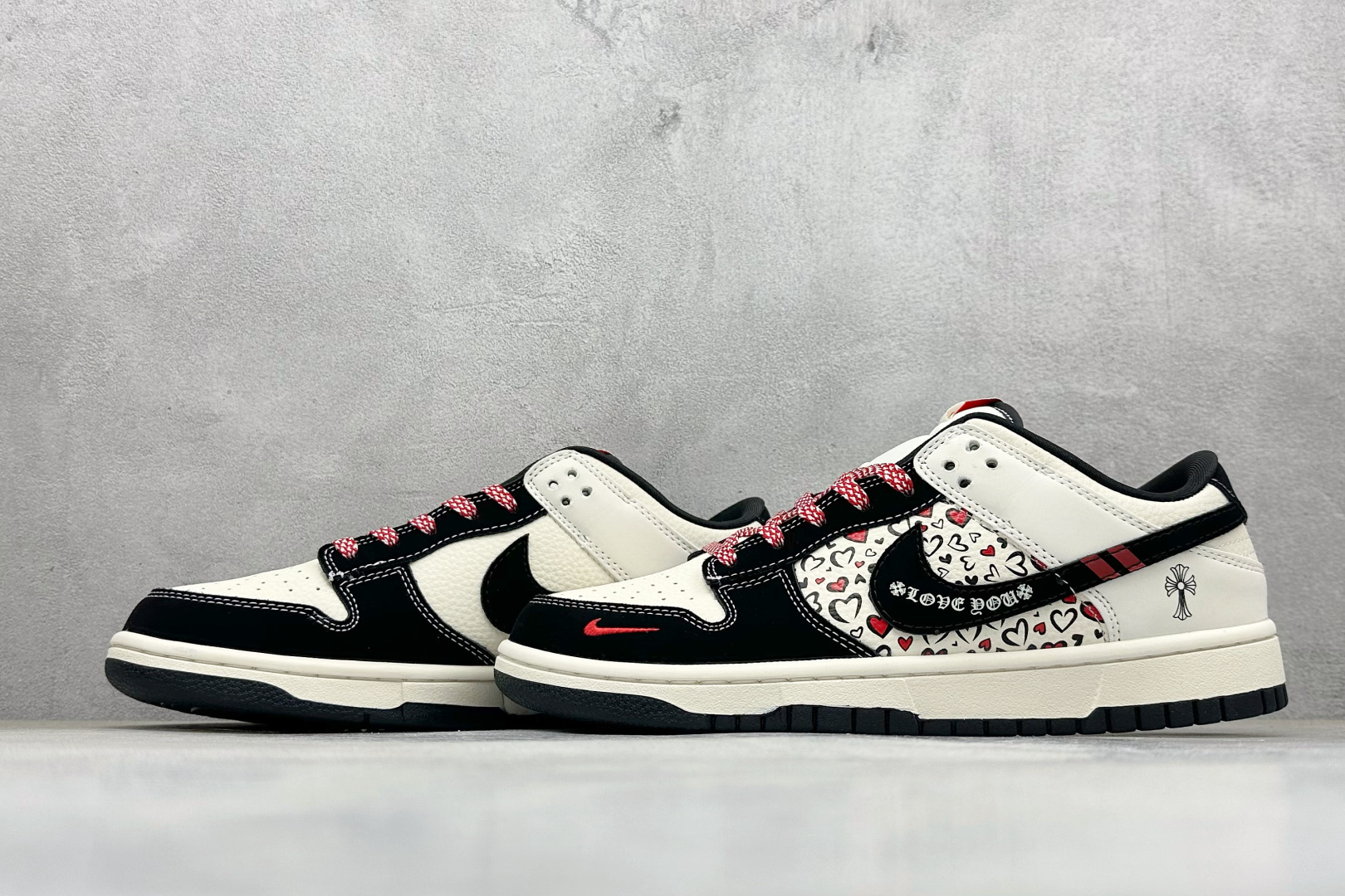 XC版Nike Jordan Air Jordan 1“克罗心联名——爱心拼花” 高端定制 低帮 SR8888-011